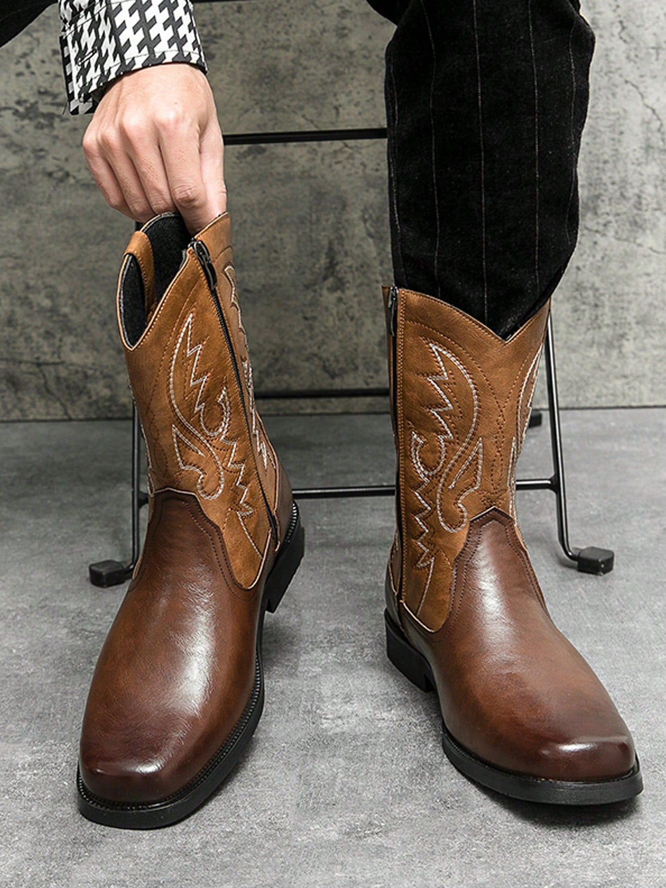Men's Western Style Embroidered High Top Leather Cowboy Boots