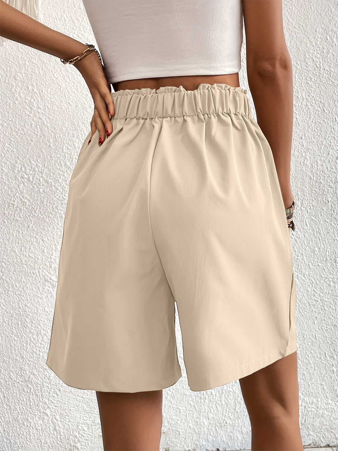 Pocketed Half Elastic Waist Shorts