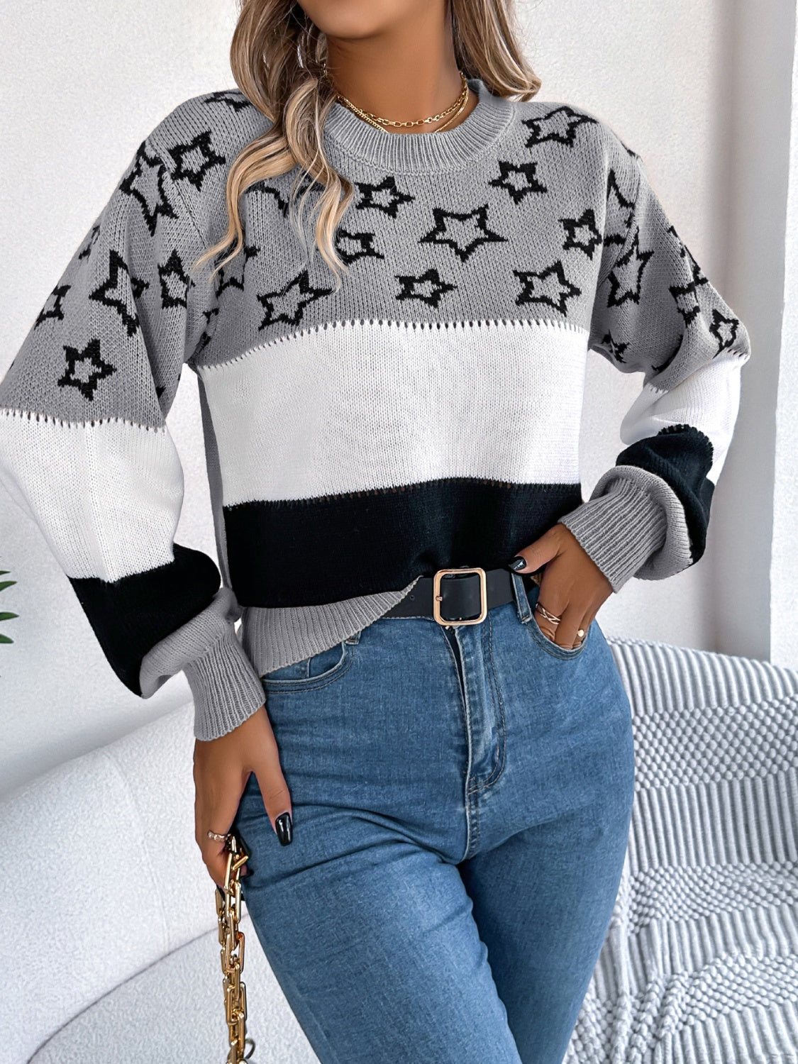 Star Contrast Round Neck Sweater