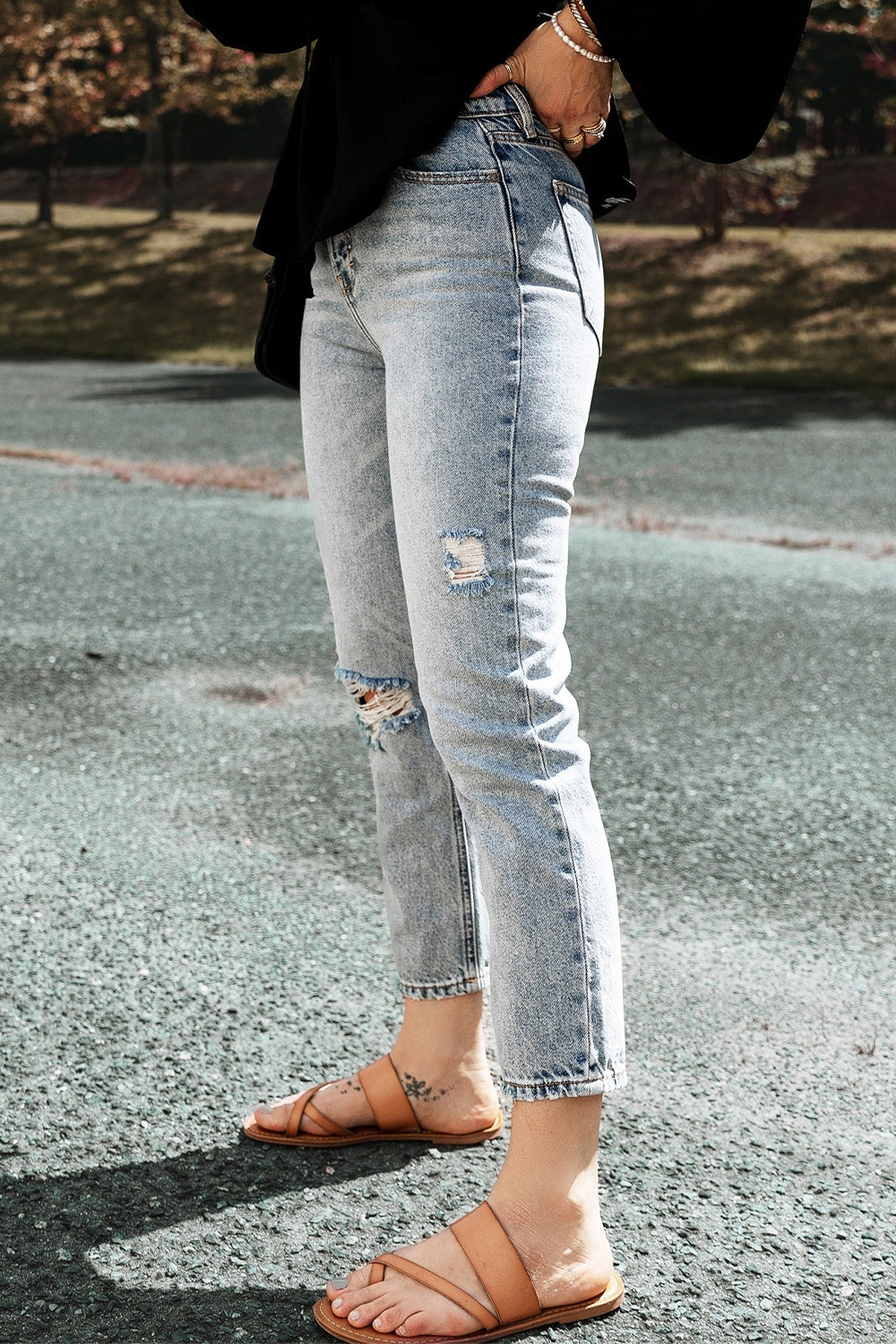 Summer Anastacia Distressed Straight Jeans with Pockets