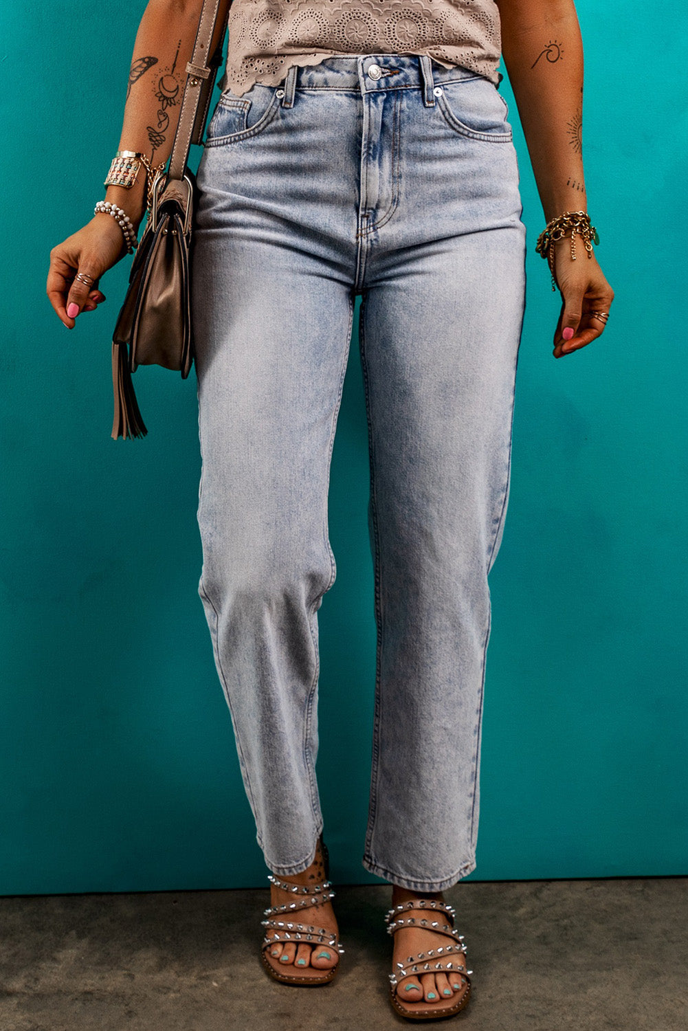 Pocketed Mid-Rise Waist Jeans