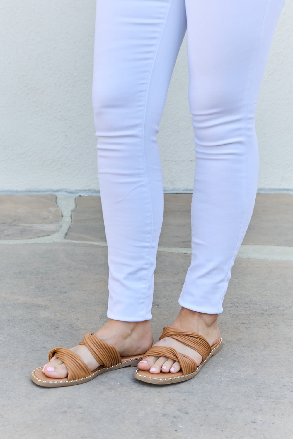 Qupid Women's Summertime Fine Double Strap Twist Sandals