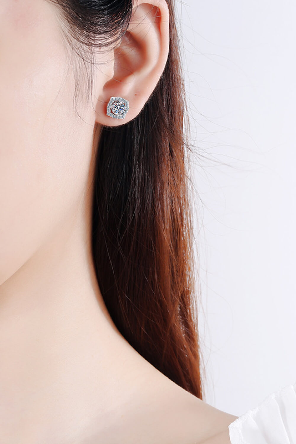 Women's 1 Carat Moissanite Geometric Stud Earrings