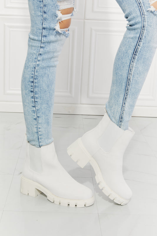 Women's MMShoes Work For It Matte Lug Sole Chelsea Boots in White