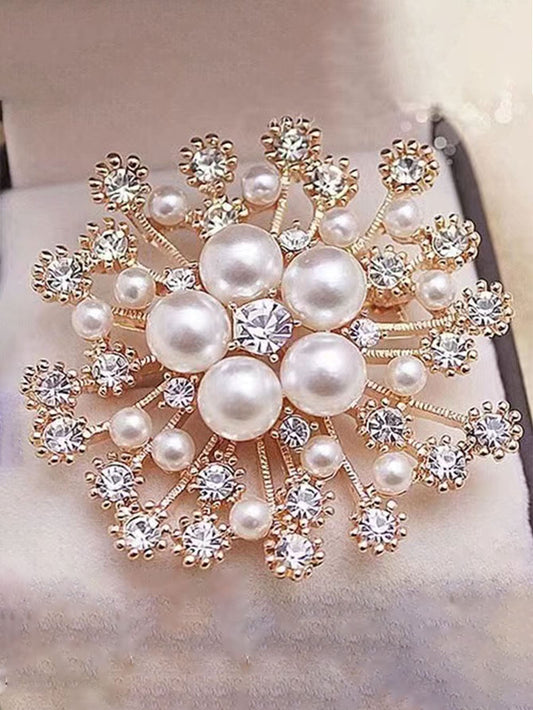 High-end Women's Snowflake Shaped Brooch With Pearl & Crystal, Rose Gold Plated 🔥