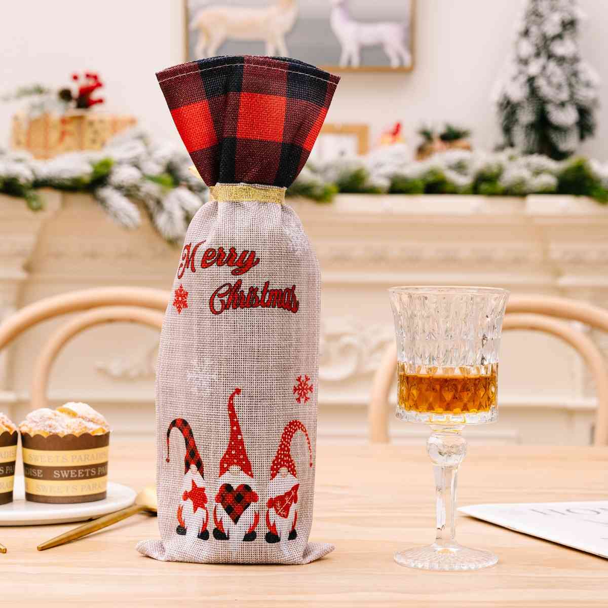 2-Piece Gnome Themed Christmas Plaid Wine Bottle Covers
