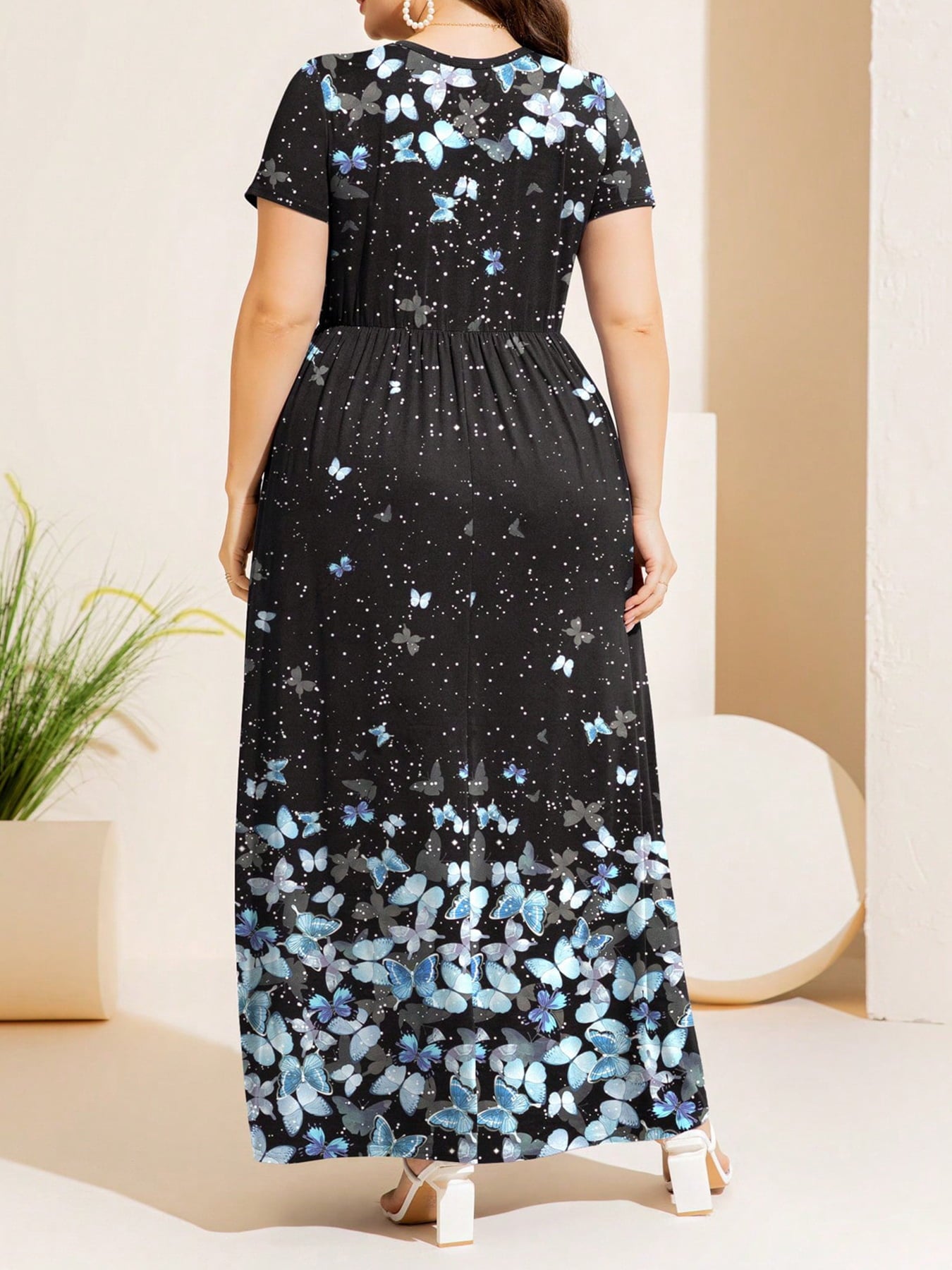 Arlowe Lea Plus Size Printed Round Neck Short Sleeve Maxi Dress
