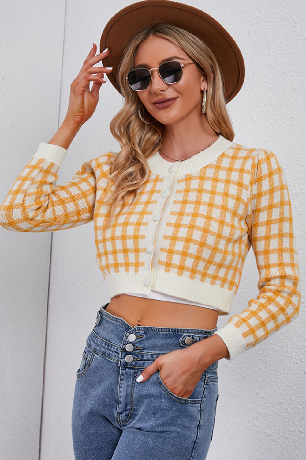 Women's Plaid Buttoned Cropped Cardigan