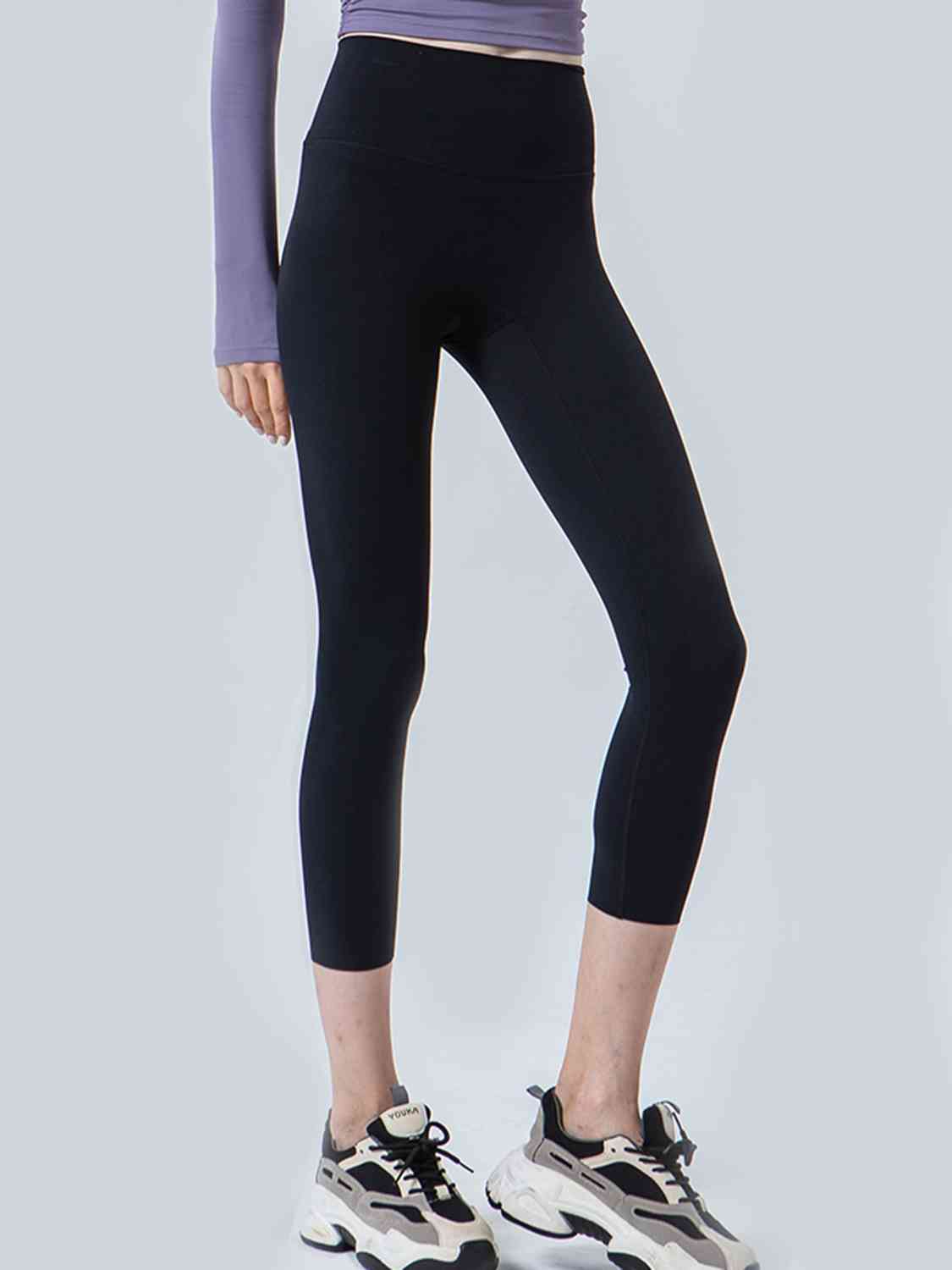 Full Size Wide Waistband Cropped Sports Leggings