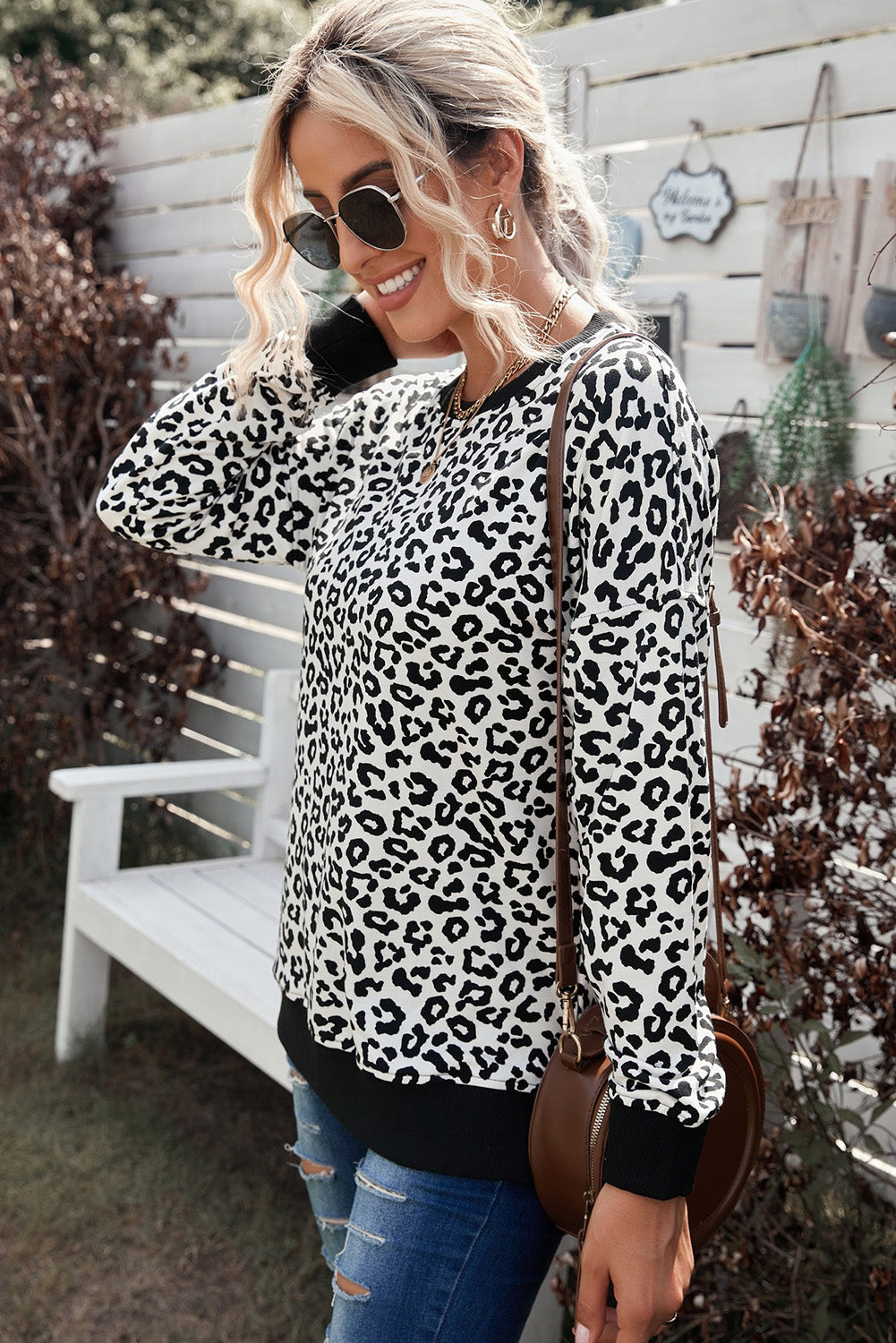 Women's Leopard Contrast Trim Side Slit Sweatshirt