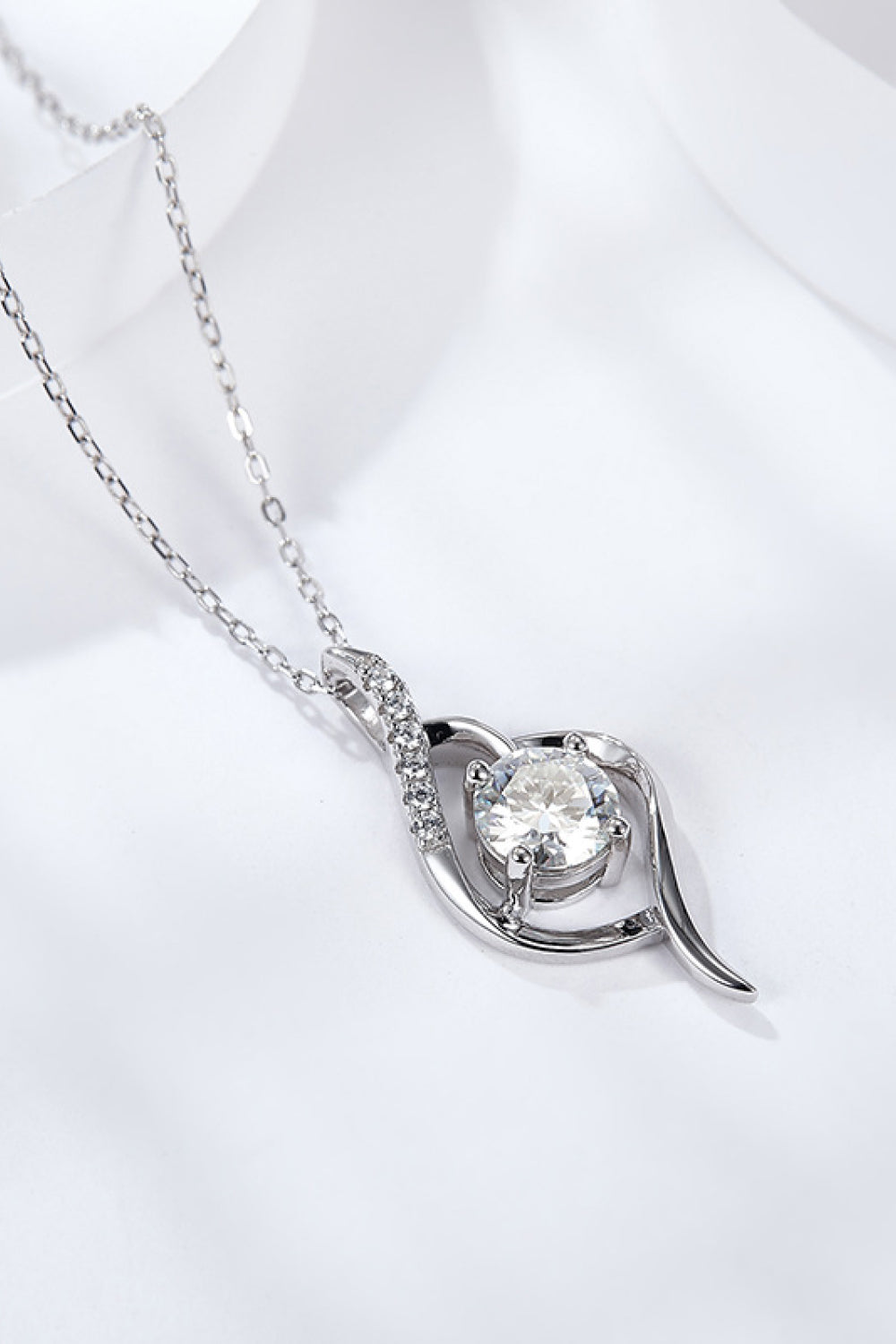 Women's Platinum-Plated 1 Carat Moissanite Pendant Necklace