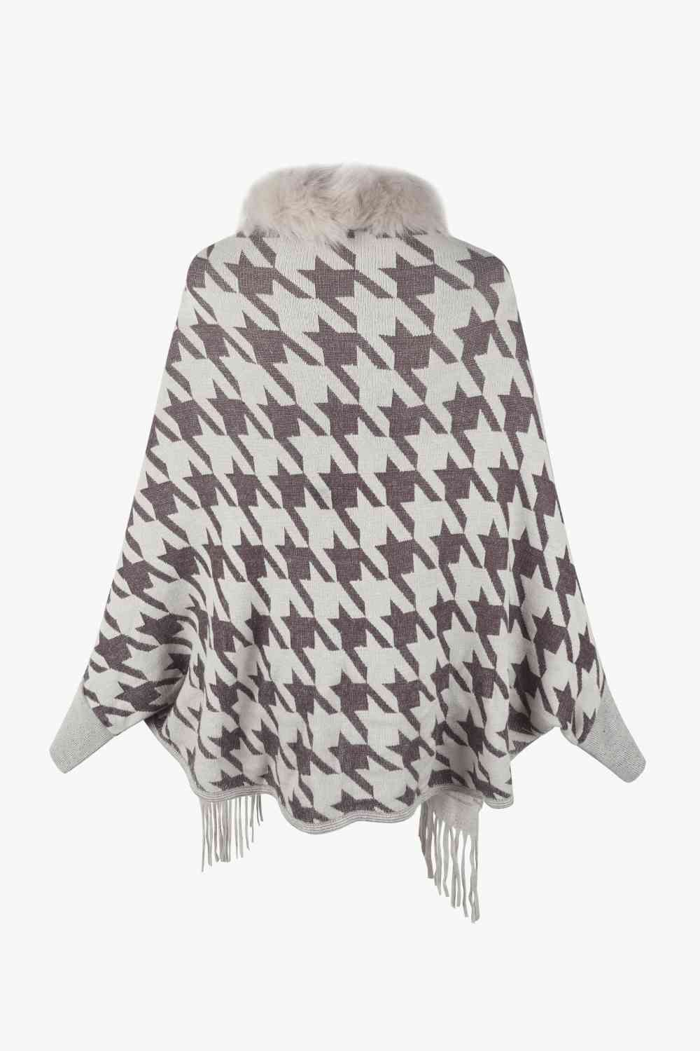 So Defined One Size Houndstooth Fringe Hem Poncho