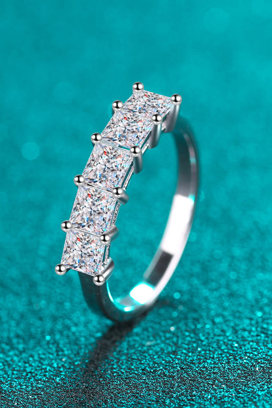 Women's Romantic Surprise 2 Carat Moissanite Rhodium-Plated Ring