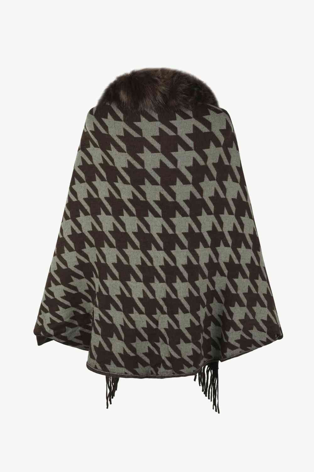 So Defined One Size Houndstooth Fringe Hem Poncho