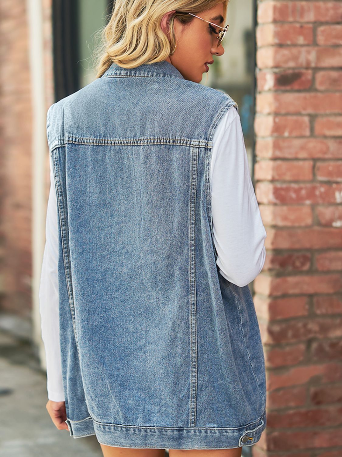 Women's Collared Neck Sleeveless Denim Top with Pockets