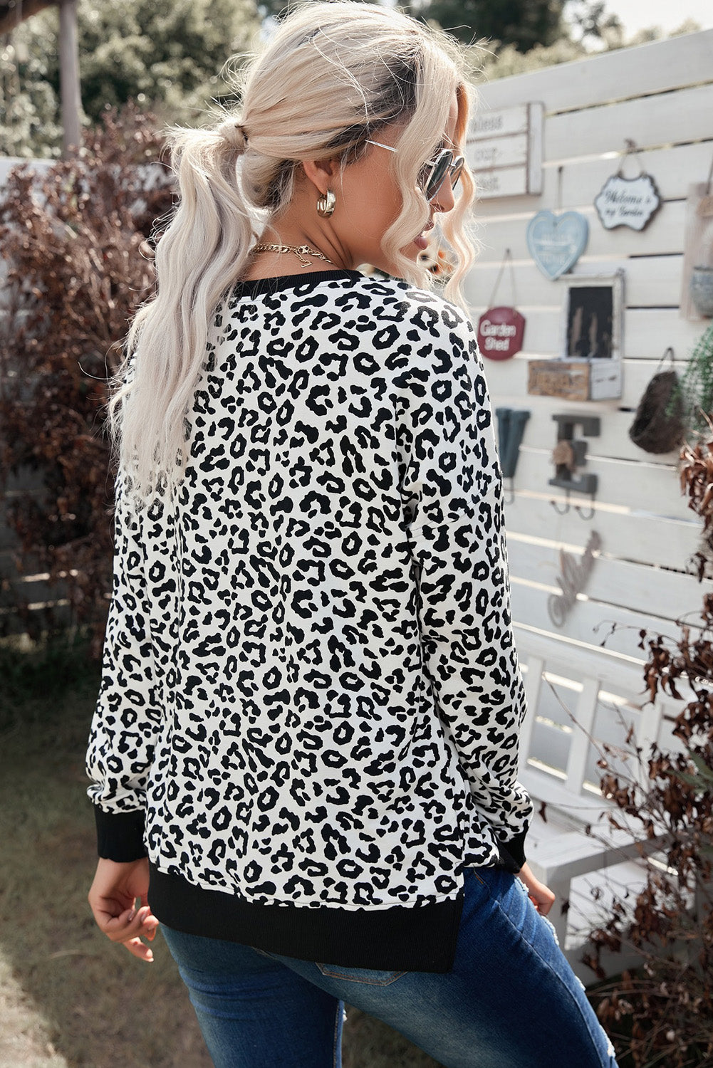 Women's Leopard Contrast Trim Side Slit Sweatshirt