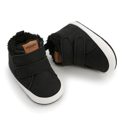 LITTLE KIDS Fuzzy Velcro Kid Sneakers SZ 4C-6C