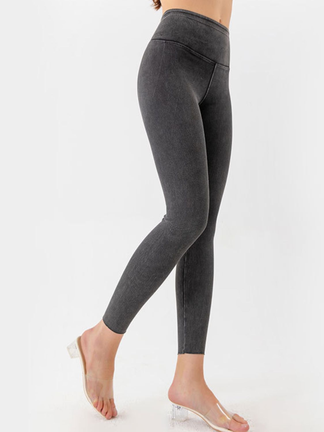 EMMA & ELLA Wide Waistband Cropped Active Leggings