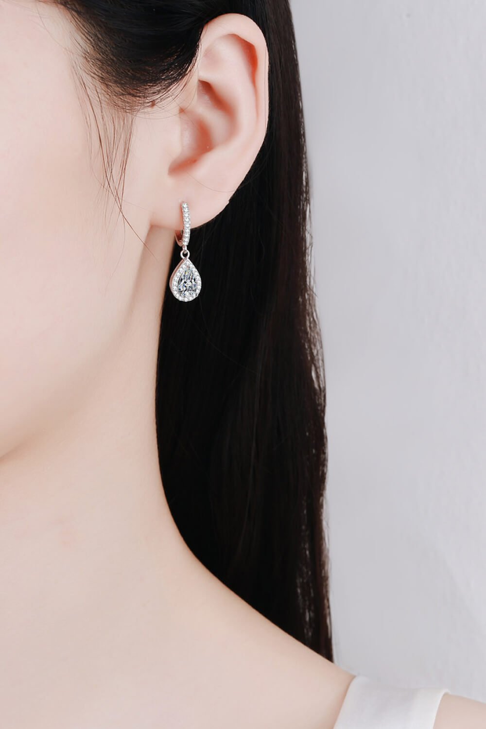 Women's Moissanite Teardrop Earrings