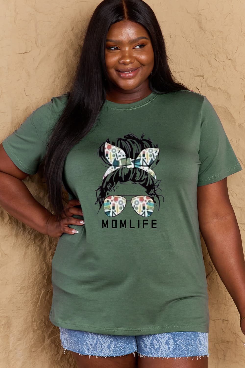 Malibu Dreams Simply Love Full Size MOM LIFE Graphic Cotton Tee