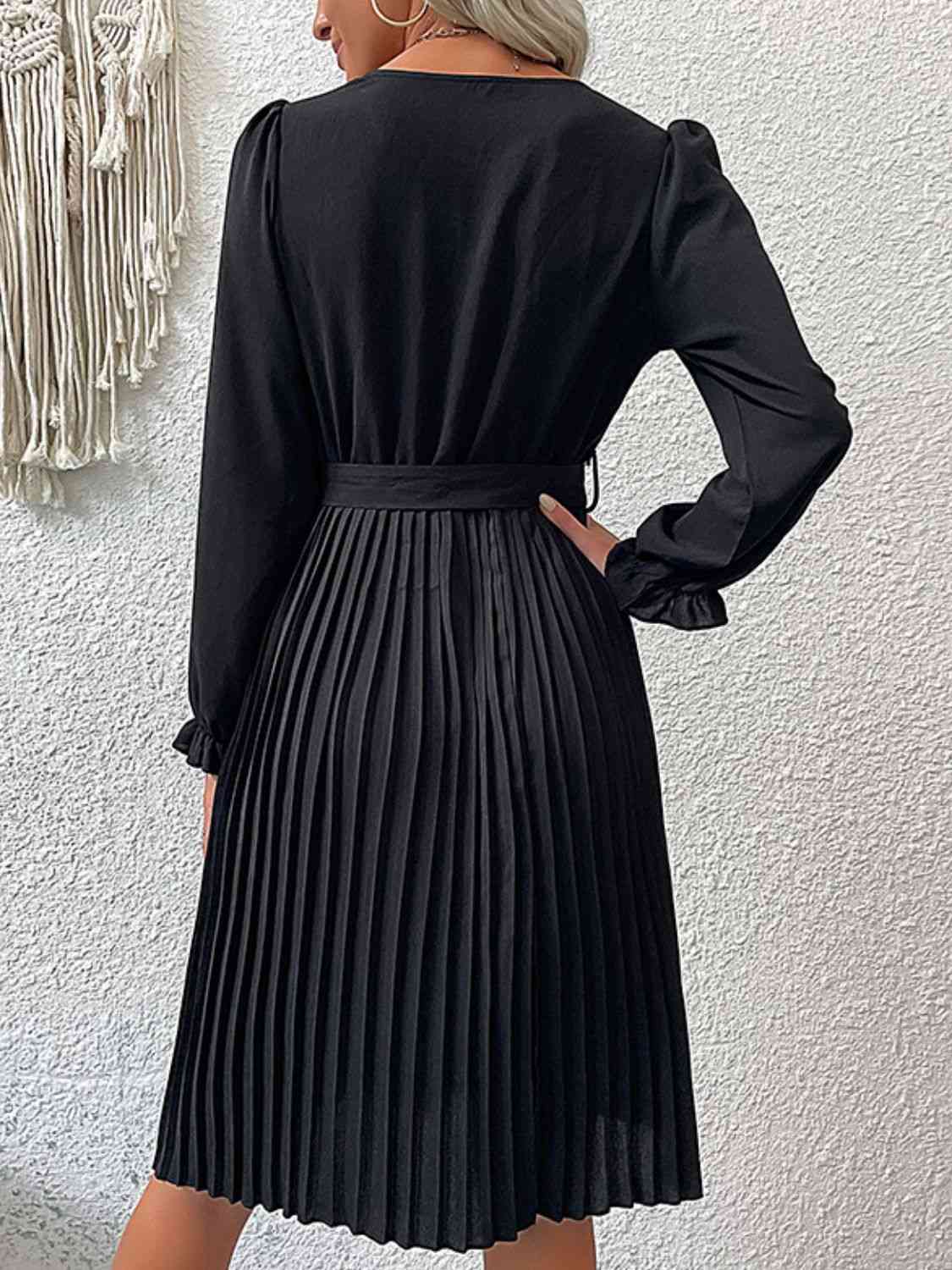 Decorative Button Belted Puff Sleeve Pleated Black Dress