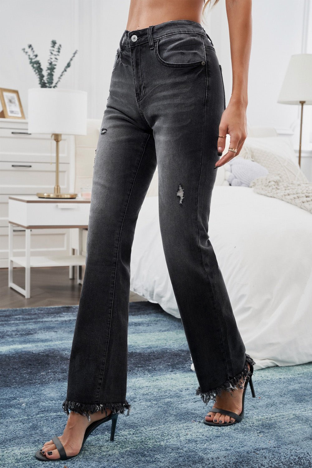 Women's Hannah Frayed Hem Flare Leg Jeans
