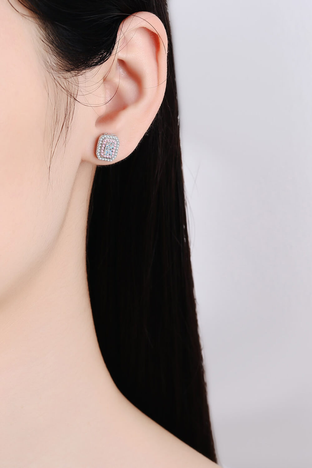 1 Carat Moissanite and Zircon Contrast Geometric Stud Earrings 💜