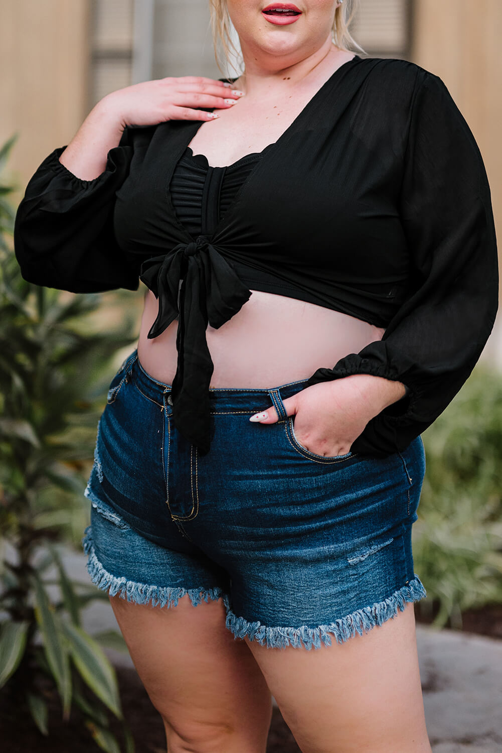 Women's Plus Size Tie Front Crop Top