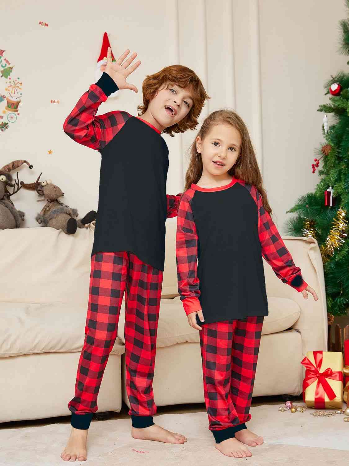 LITTLE KIDS Christmas Themed Raglan Sleeve Top and Plaid Pants Set SZ 2T-14Y