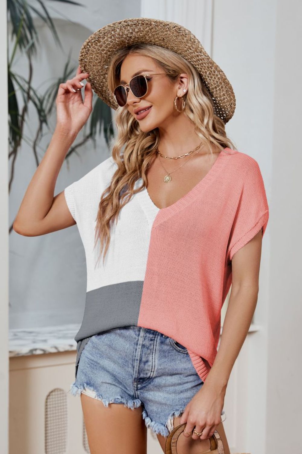 SO CHIC Color Block V-Neck Knit Top