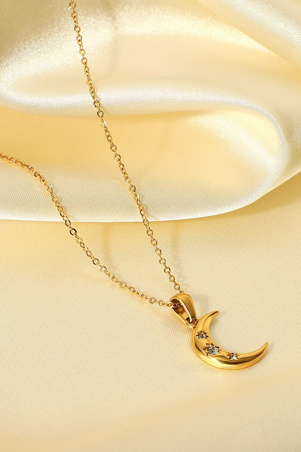18K Gold Plated Women's Inlaid Zircon Moon Pendant Necklace