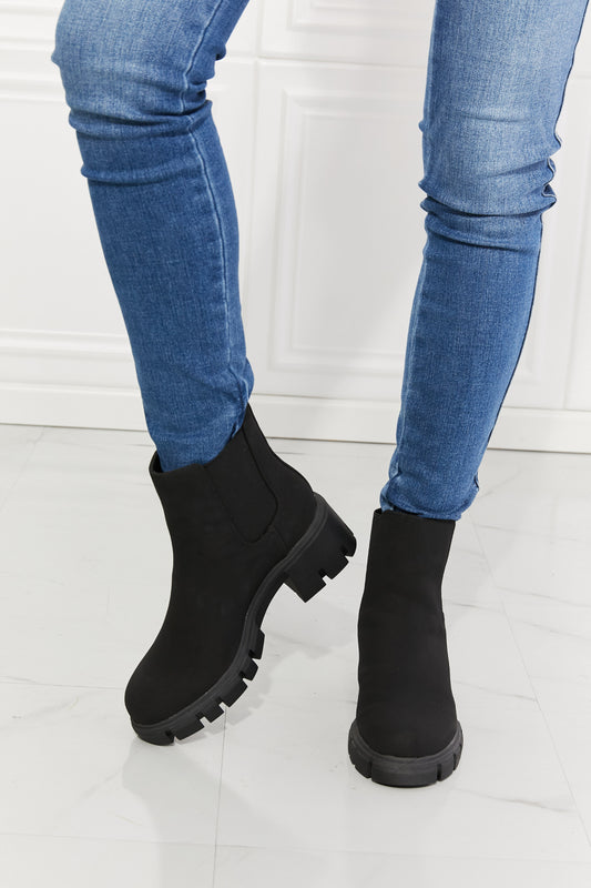 Women's MMShoes Work For It Matte Lug Sole Chelsea Boots in Black