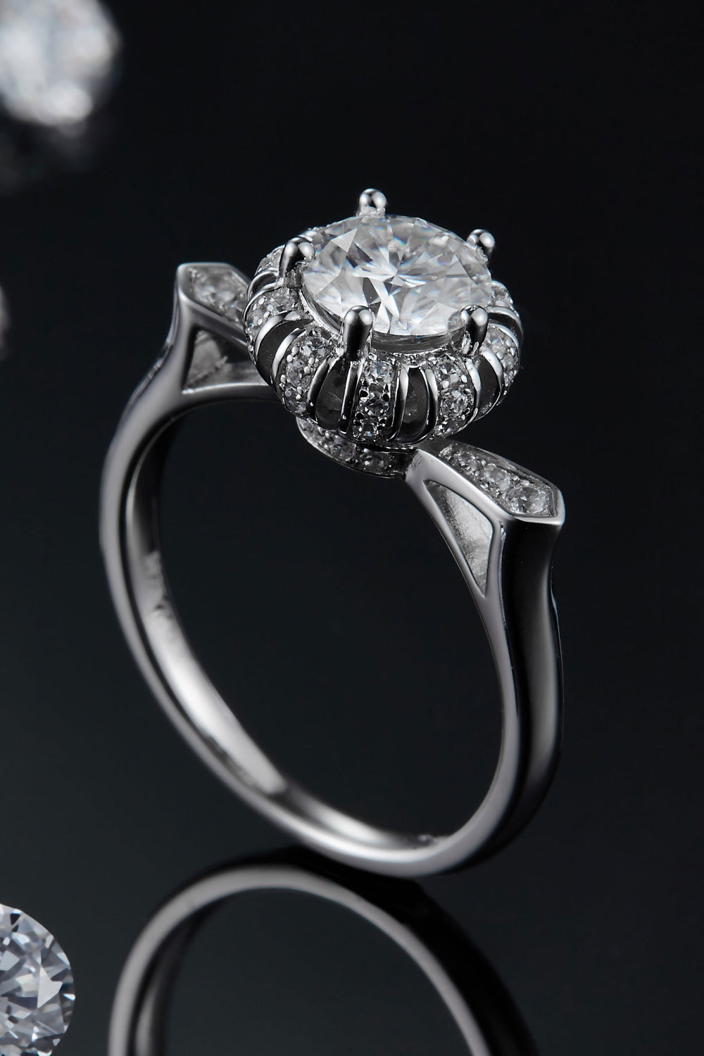 1 Carat Moissanite 925 Sterling Silver Ring 💜